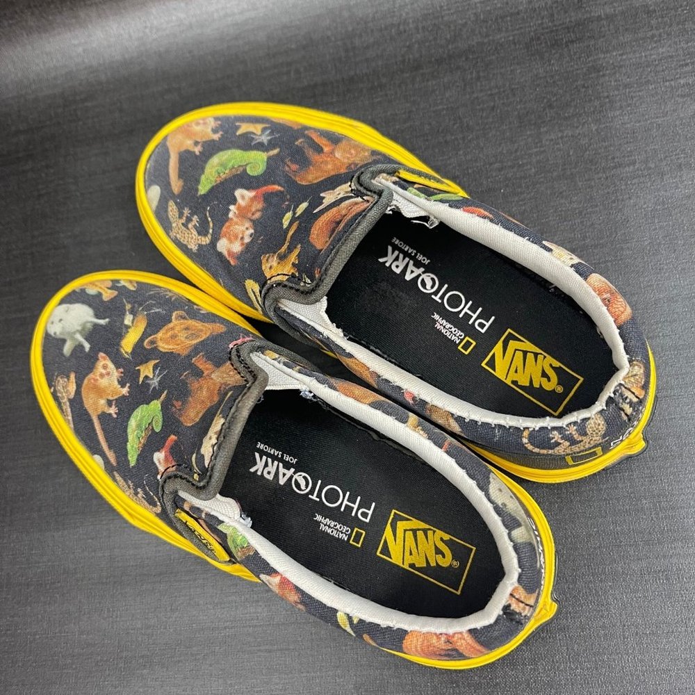 VANS X National Geographic Photoark Youth Kids Size 12 Classic Slip On Shoes - Picture 11 of 12